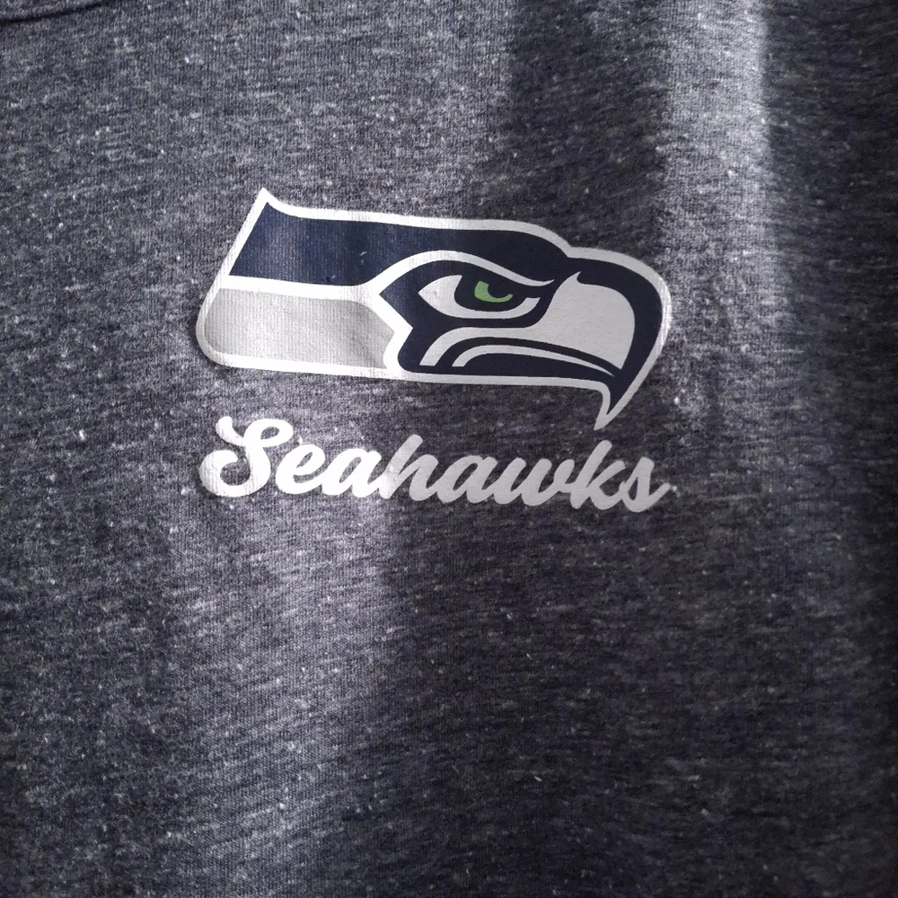 NFL Team Apparel Seattle Seahawks Logo Women's Grey T-shirt Size S - Picture 2 of 6